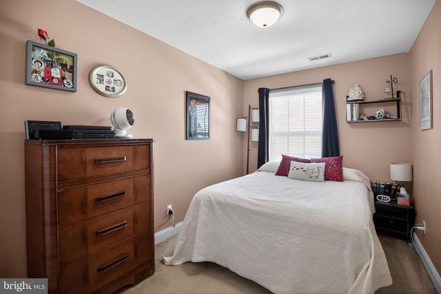 13 LUMBER LN, Mount Ephraim, NJ 08059