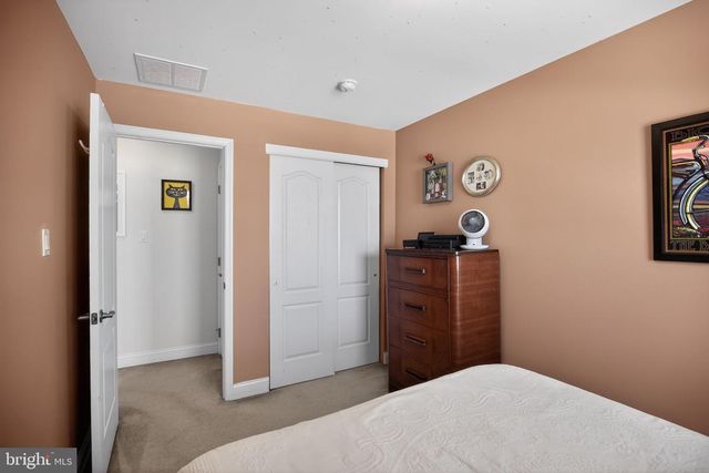 13 LUMBER LN, Mount Ephraim, NJ 08059