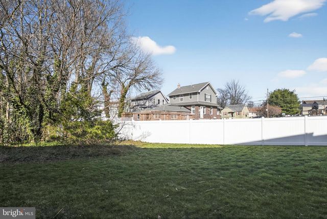 13 LUMBER LN, Mount Ephraim, NJ 08059