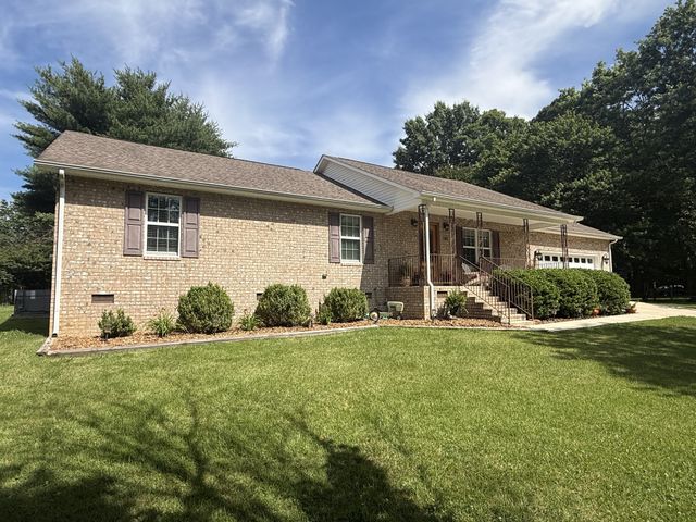 145 Murray Lake Dr, Winchester, TN 37398