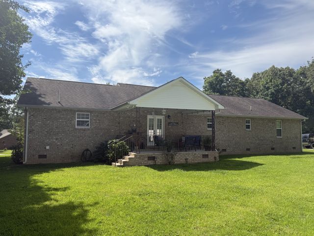 145 Murray Lake Dr, Winchester, TN 37398