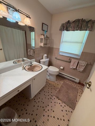 220A Buckingham Court, Lakewood, NJ 08701
