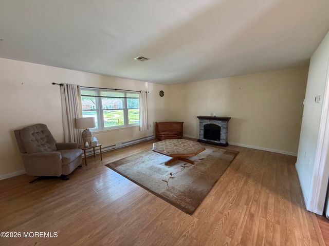 220A Buckingham Court, Lakewood, NJ 08701