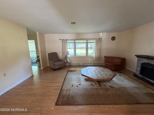 220A Buckingham Court, Lakewood, NJ 08701