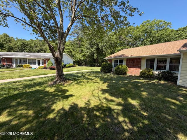 220A Buckingham Court, Lakewood, NJ 08701