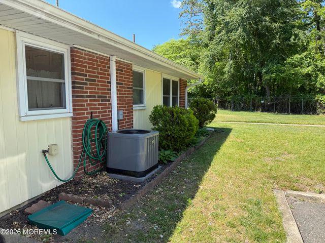 220A Buckingham Court, Lakewood, NJ 08701
