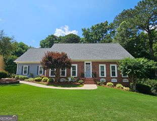 2631 Brentford Lane, Snellville, GA 30078