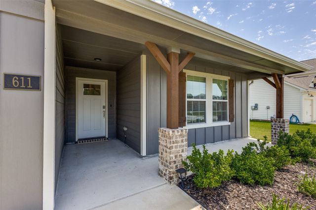 611 Kyle Drive, Tioga, TX 76271