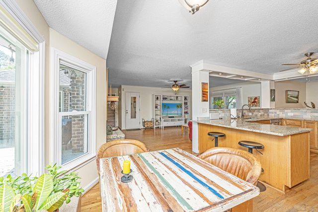 6 Hunters Forest Drive, Charleston, SC 29414