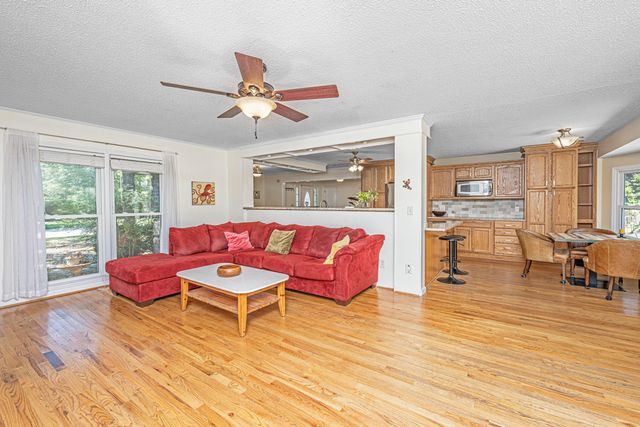 6 Hunters Forest Drive, Charleston, SC 29414