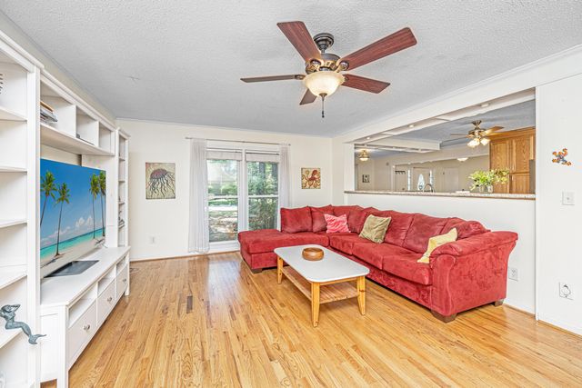 6 Hunters Forest Drive, Charleston, SC 29414