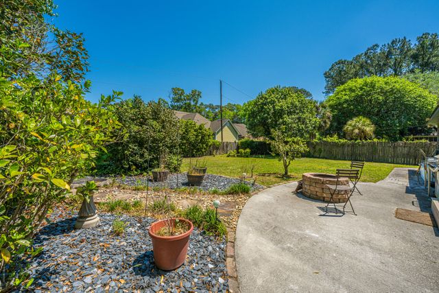6 Hunters Forest Drive, Charleston, SC 29414