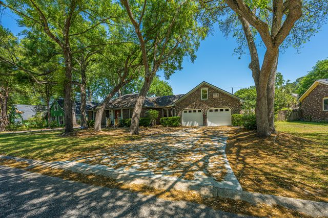 6 Hunters Forest Drive, Charleston, SC 29414