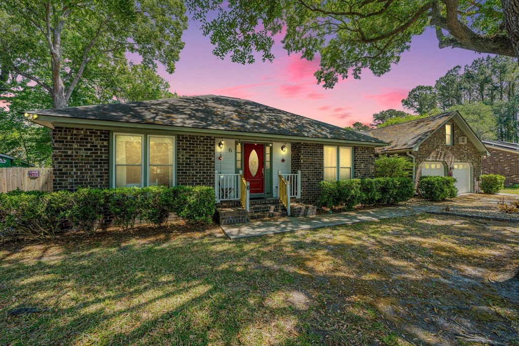 6 Hunters Forest Drive, Charleston, SC 29414