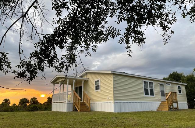 18459 NW 260th Street, Okeechobee, FL 34972