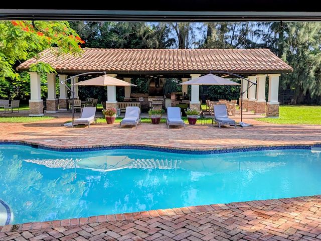 14701 Sunset Lane, Southwest Ranches, FL 33330