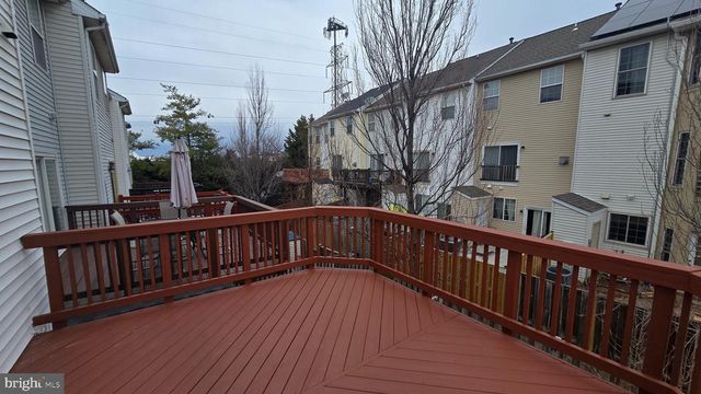 2441 OLD FARMHOUSE CT, Herndon, VA 20171