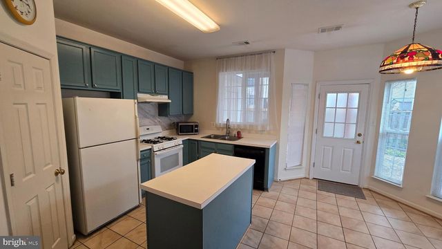 2441 OLD FARMHOUSE CT, Herndon, VA 20171