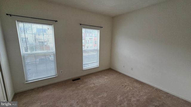 2441 OLD FARMHOUSE CT, Herndon, VA 20171