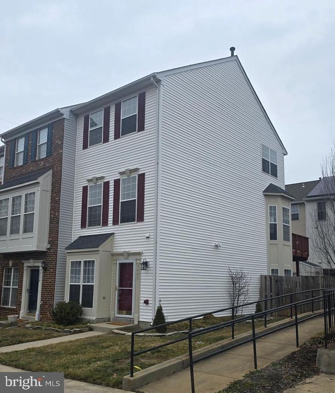 2441 OLD FARMHOUSE CT, Herndon, VA 20171