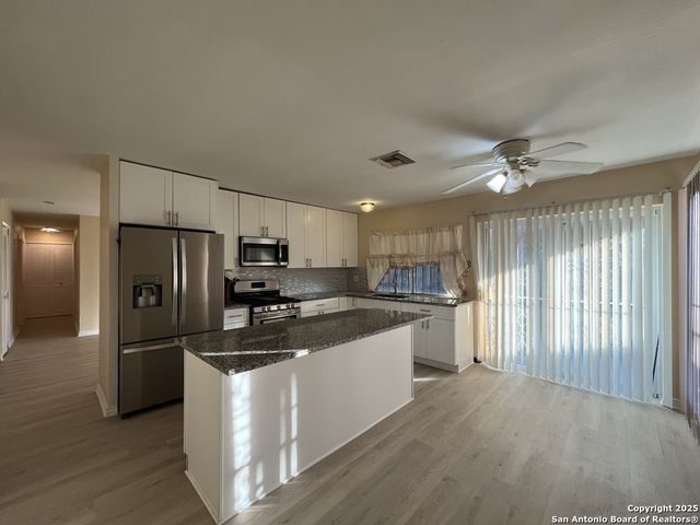 7218 Glen Trail, San Antonio, TX 78239