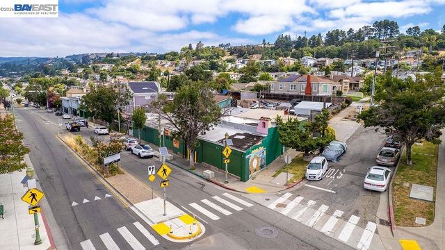 9346 MacArthur Blvd, Oakland, CA 94605