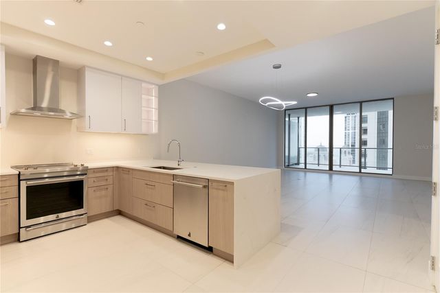 275 1ST AVENUE S 1504, St Petersburg, FL 33701