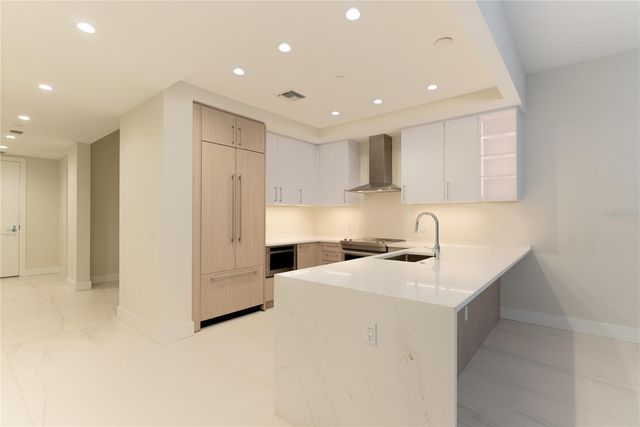 275 1ST AVENUE S 1504, St Petersburg, FL 33701