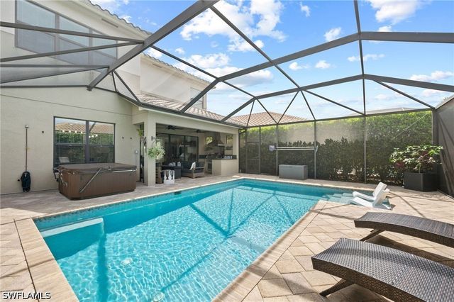 3551 Beaufort CT, Naples, FL 34119