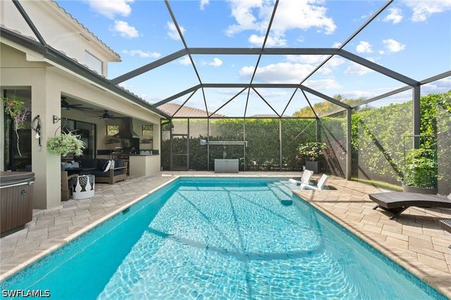 3551 Beaufort CT, Naples, FL 34119