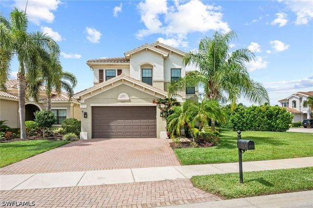 3551 Beaufort CT, Naples, FL 34119