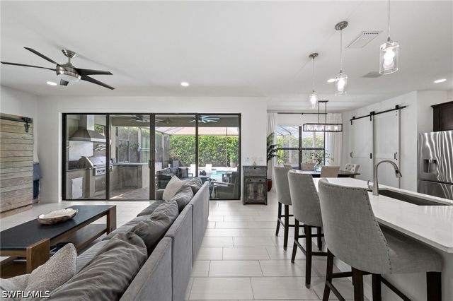 3551 Beaufort CT, Naples, FL 34119
