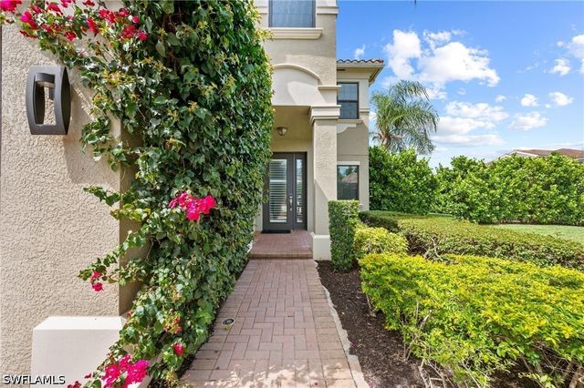 3551 Beaufort CT, Naples, FL 34119