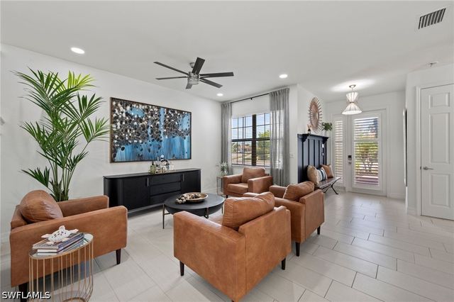3551 Beaufort CT, Naples, FL 34119