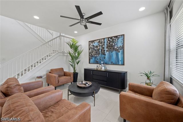 3551 Beaufort CT, Naples, FL 34119