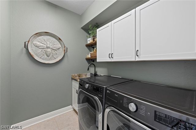 3551 Beaufort CT, Naples, FL 34119
