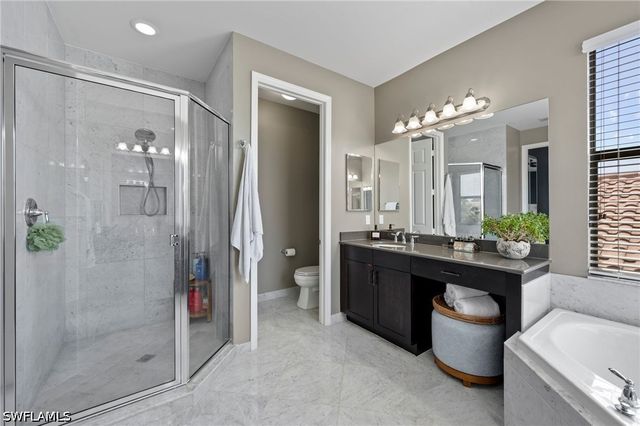 3551 Beaufort CT, Naples, FL 34119