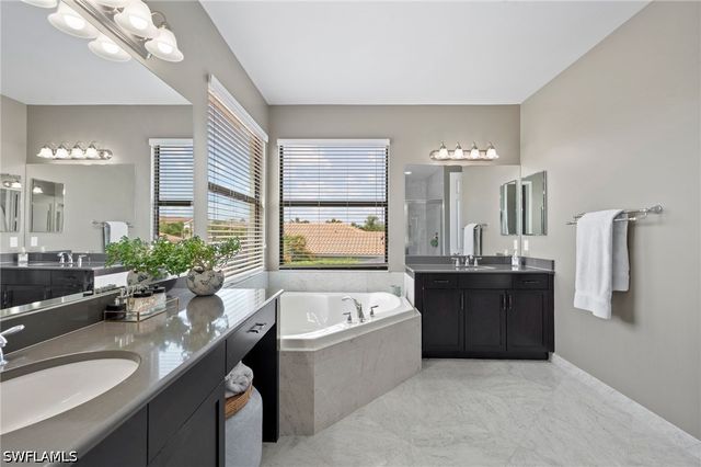 3551 Beaufort CT, Naples, FL 34119