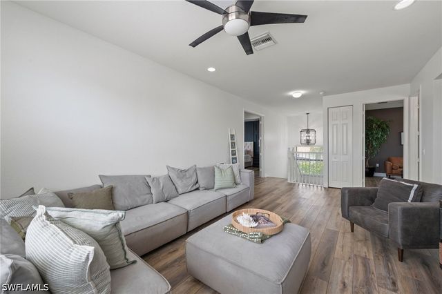 3551 Beaufort CT, Naples, FL 34119