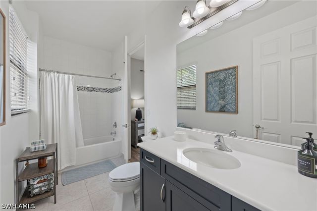 3551 Beaufort CT, Naples, FL 34119