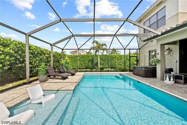 3551 Beaufort CT, Naples, FL 34119