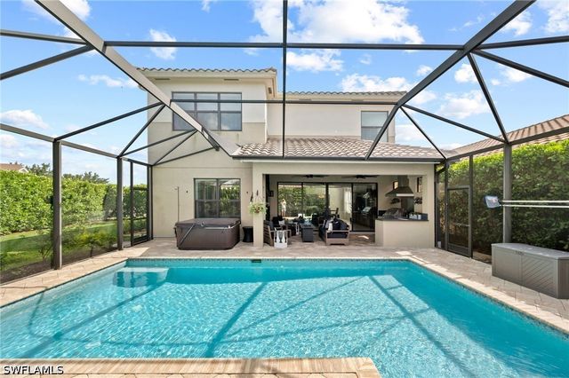 3551 Beaufort CT, Naples, FL 34119