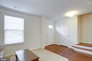 42616 FREISTADT SQ, Sterling, VA 20166