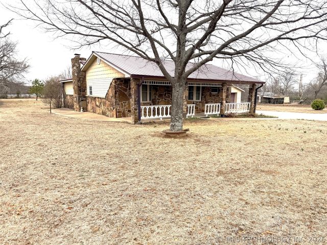 2009 N Hillcrest Drive, Henryetta, OK 74437