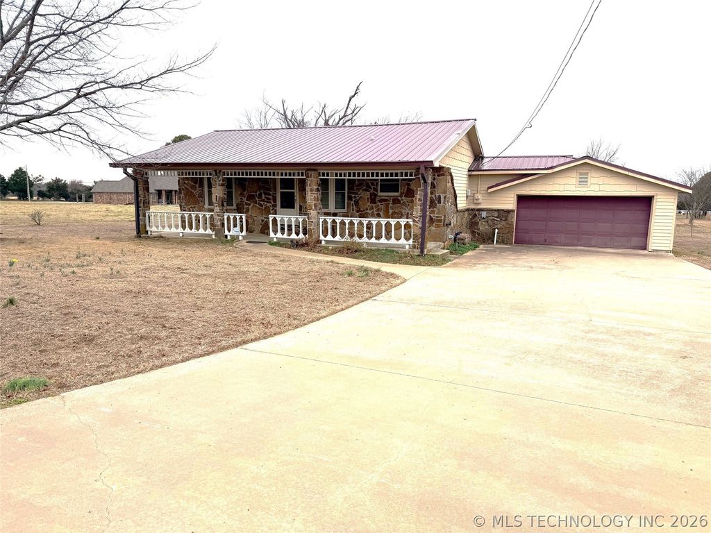 2009 N Hillcrest Drive, Henryetta, OK 74437
