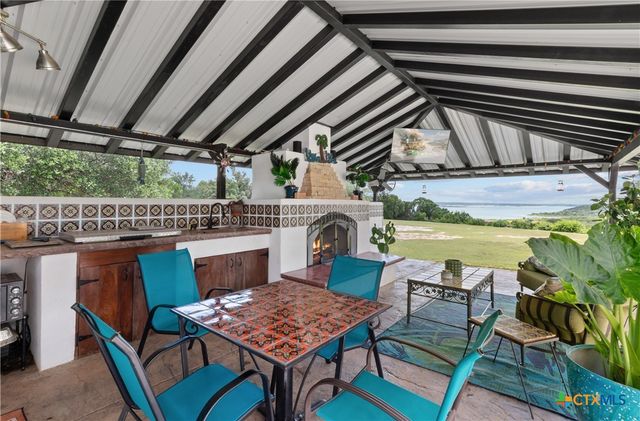 6750 N Lakeview Drive, Salado, TX 76571