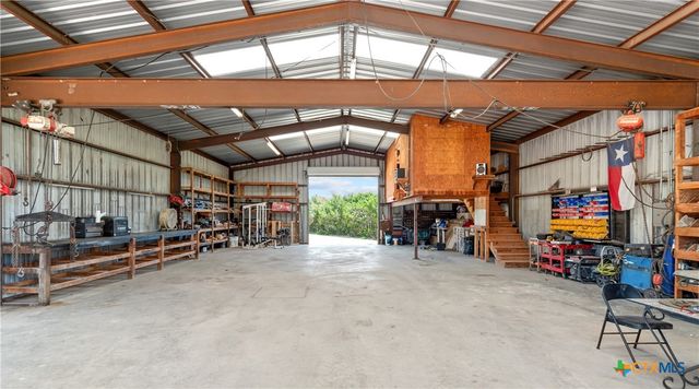 6750 N Lakeview Drive, Salado, TX 76571