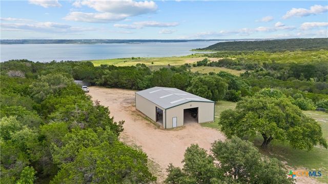 6750 N Lakeview Drive, Salado, TX 76571