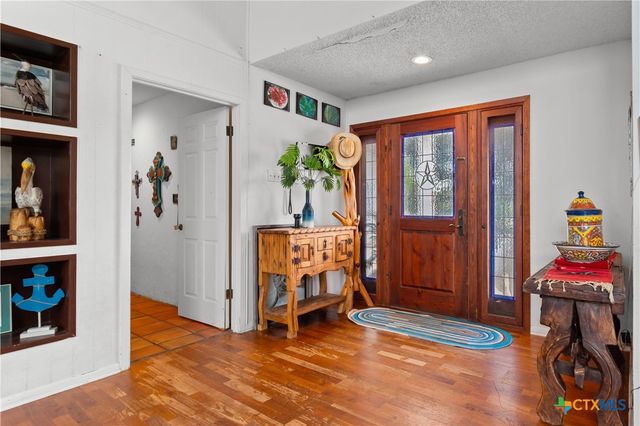 6750 N Lakeview Drive, Salado, TX 76571