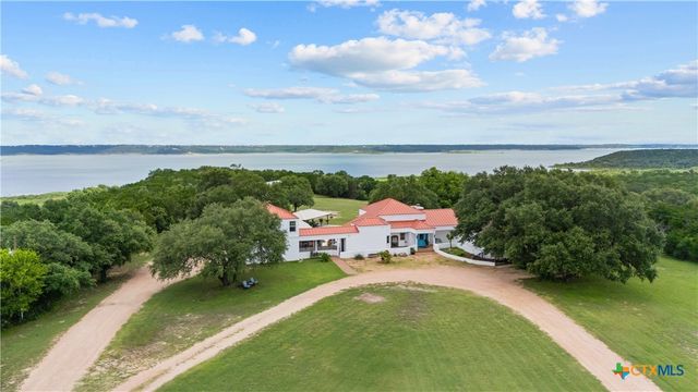 6750 N Lakeview Drive, Salado, TX 76571